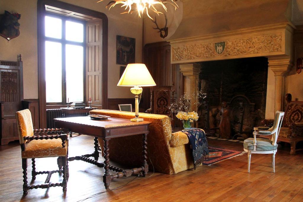 Chateau De Montriou Feneu Номер фото